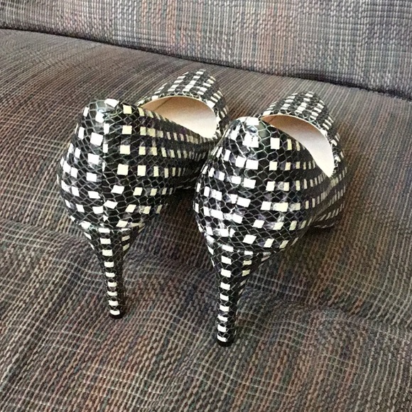 Cole Haan black white gingham print pumps - Picture 7 of 8